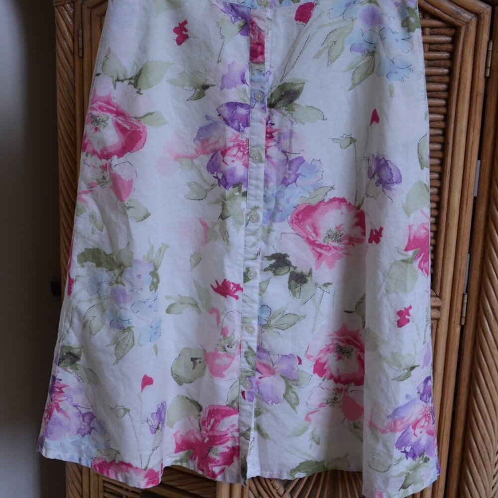 womans skirt